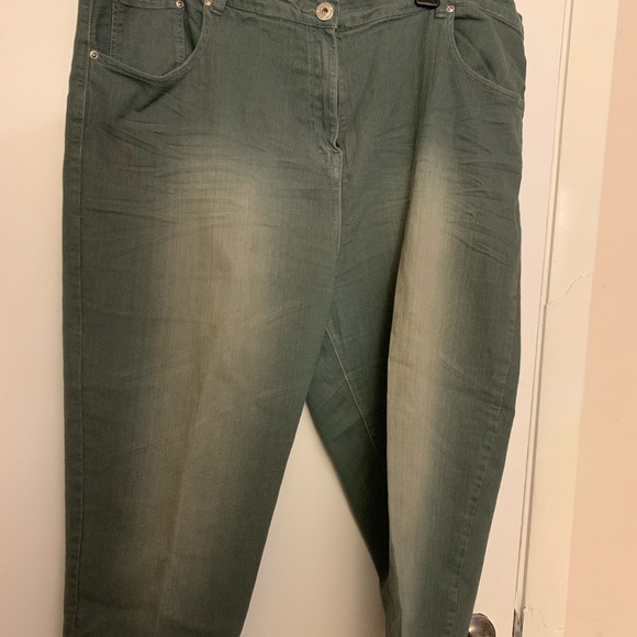 Jeans - Picture 2 of 4